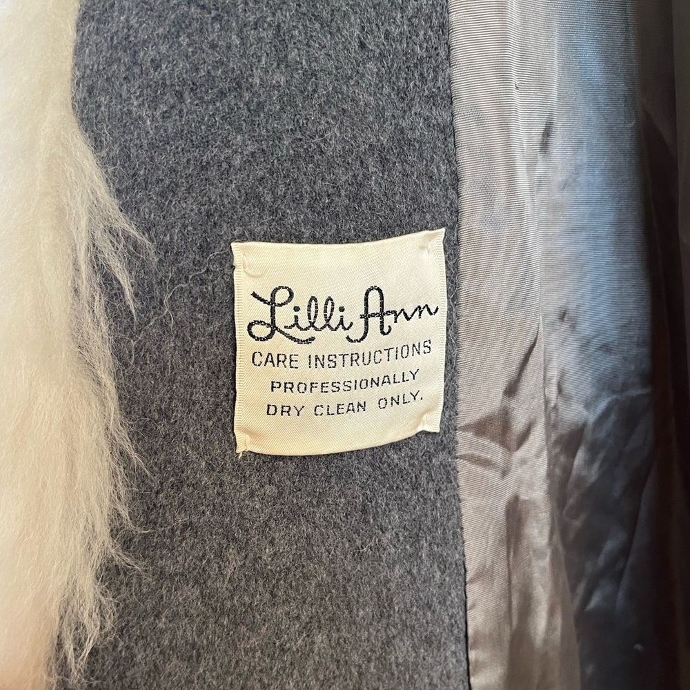 SOLD Lilli Ann vintage 100% wool and sheepskin Princess/swing style wrap coat - Picture 6 of 14